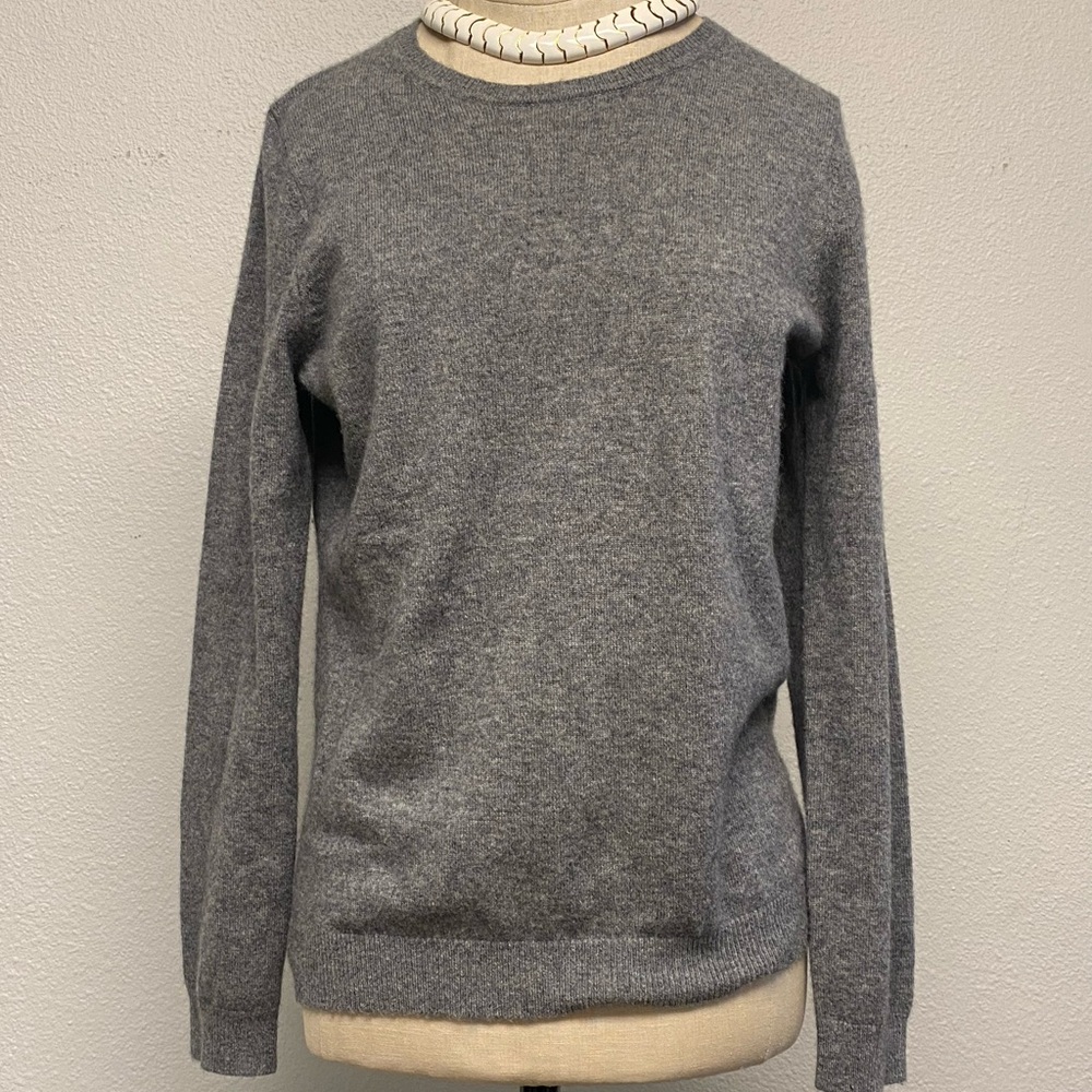 H&M 100% Cashmere Sweater Long Sleeve Crew Gray Size Medium Women’s